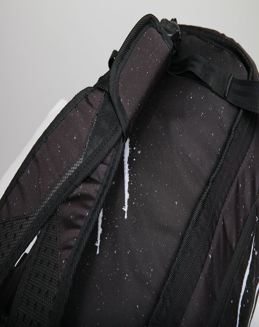 PARTY SHARK DUFFPACK