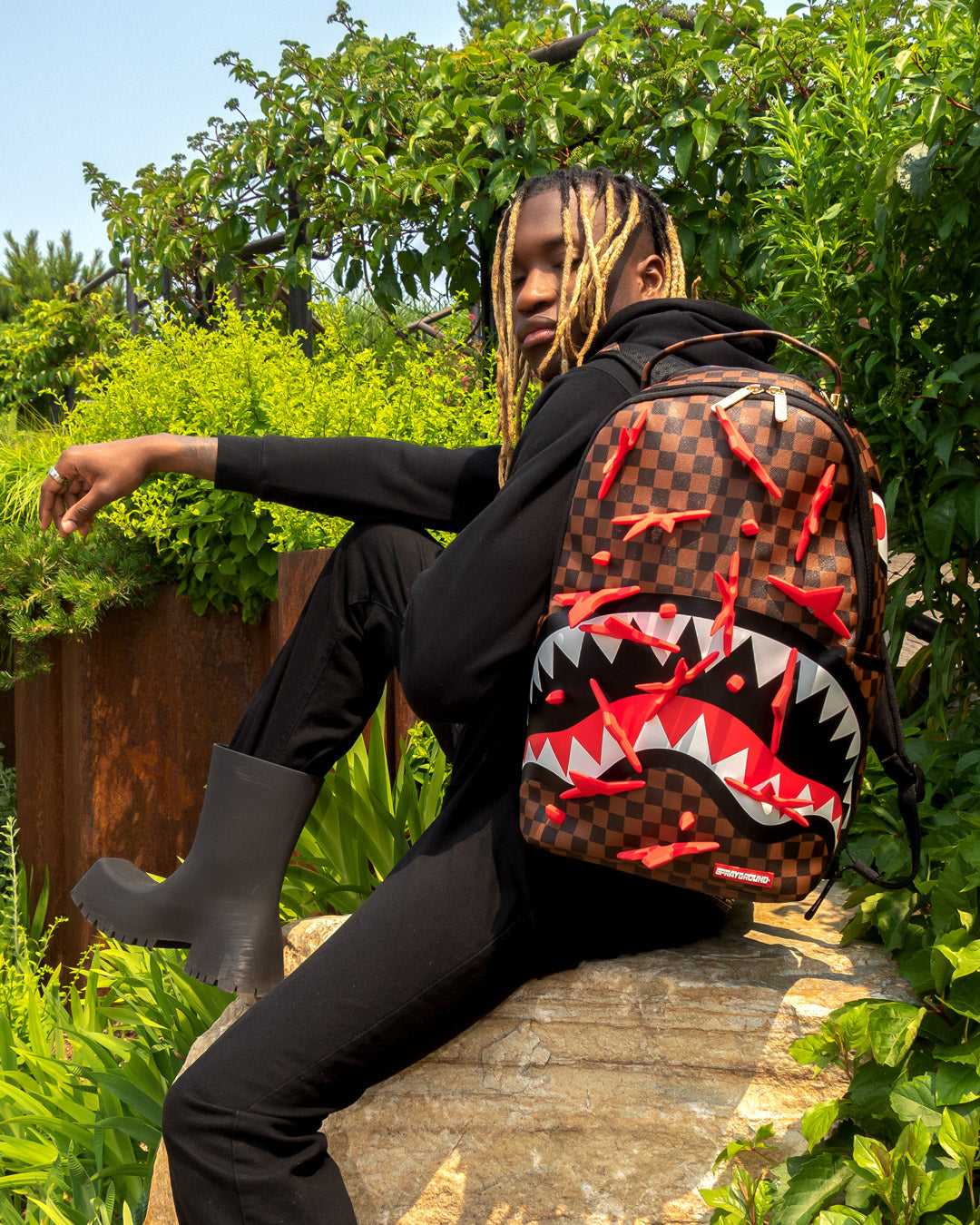 REAL 3D NINJA STARS SMASHED BACKPACK (DLXV)