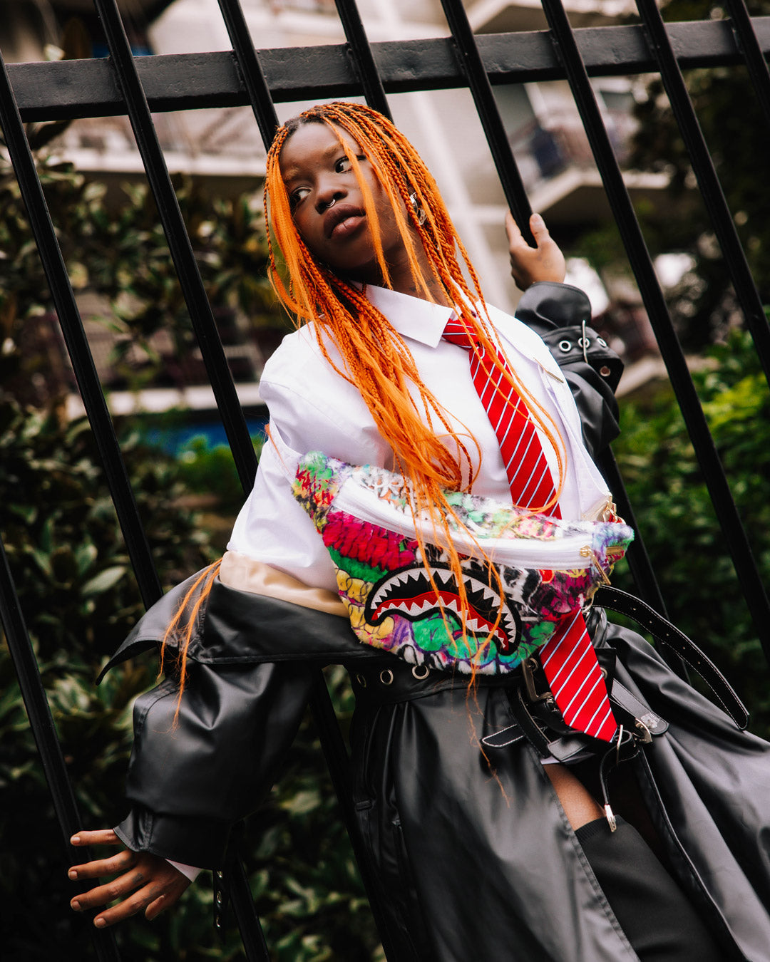 LE MONDE DES GRAFFITIS SAVVY CROSSBODY