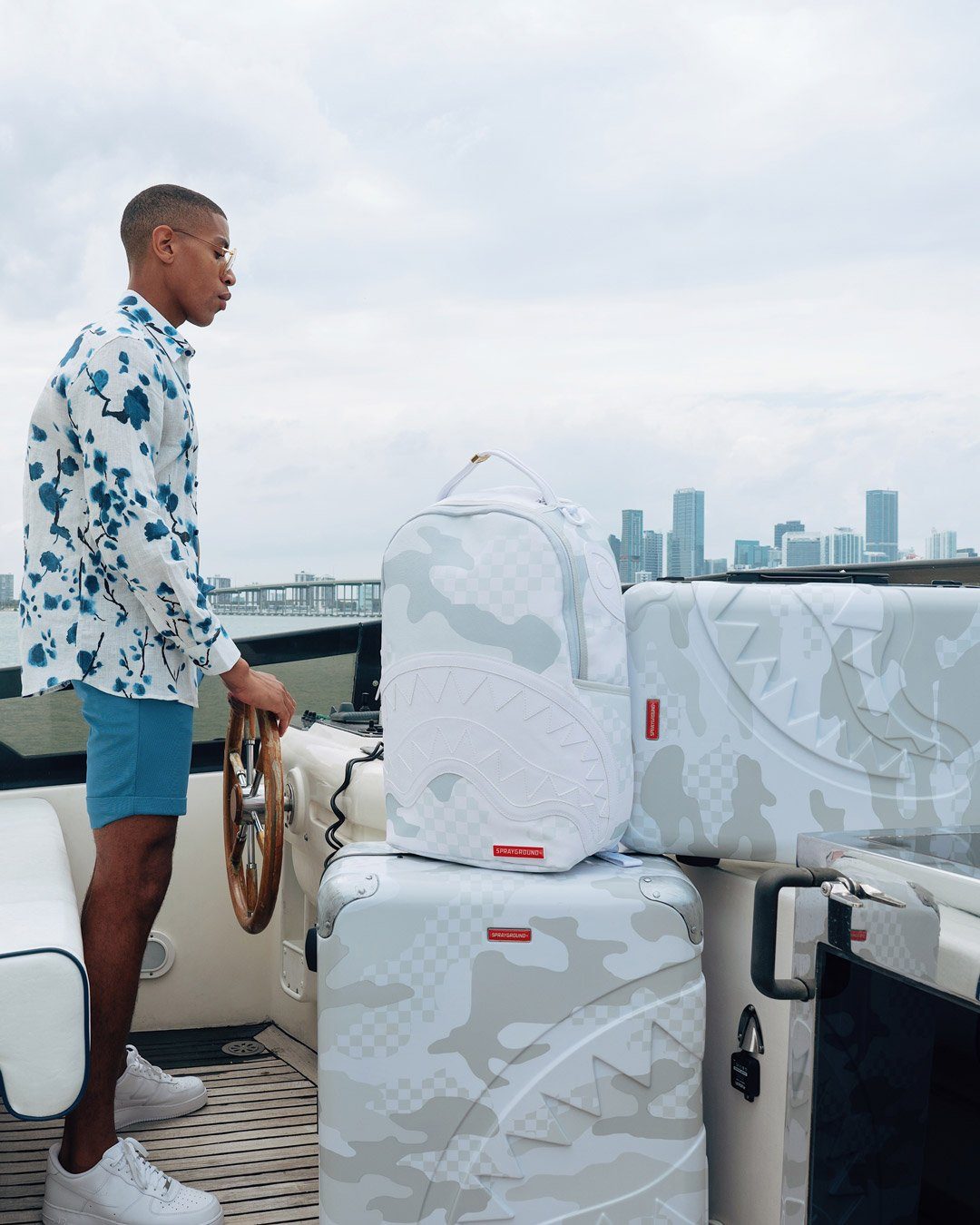 3AM LE BLANC SHARKNAUTICS HARDSHELL FULL-SIZE LUGGAGE