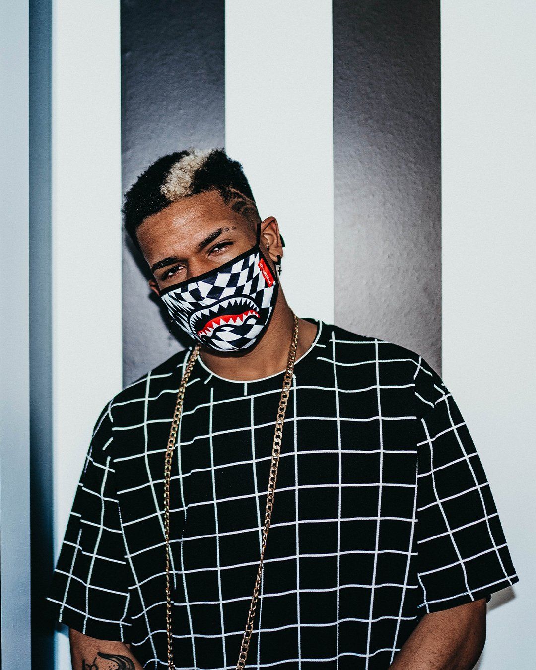 TRIPPY CHECK FACE MASK