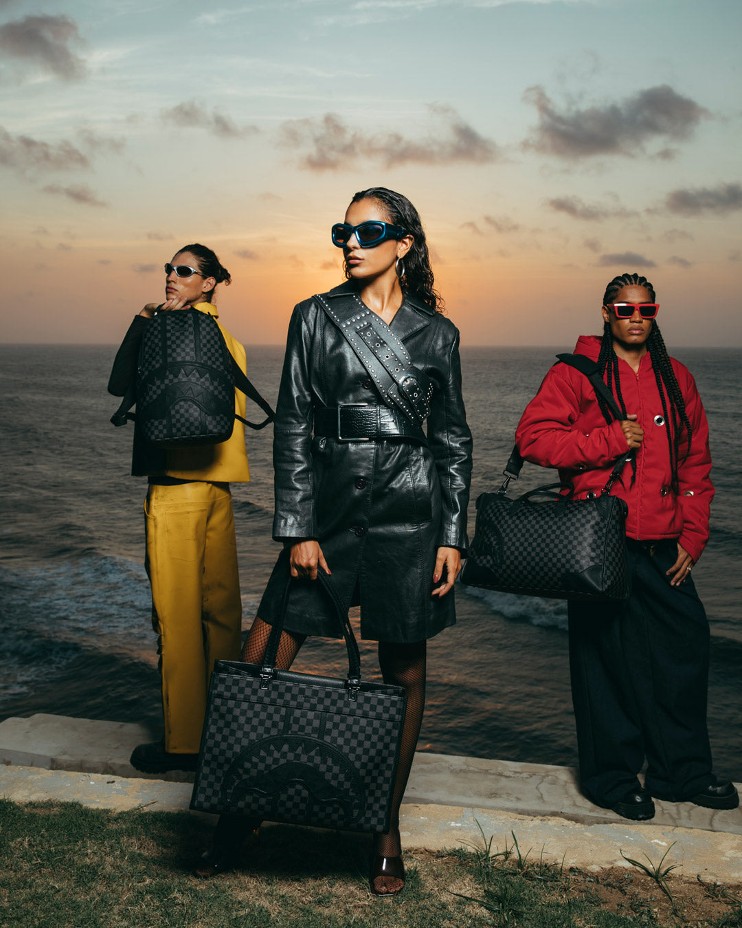 MIDNIGHT CHATEAU PYRAMID DUFFLE