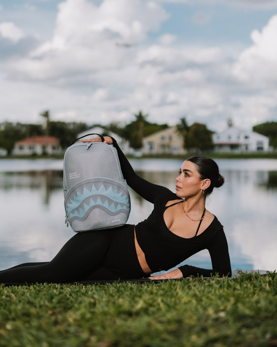 SHARK CENTRAL ICE MESH BACKPACK