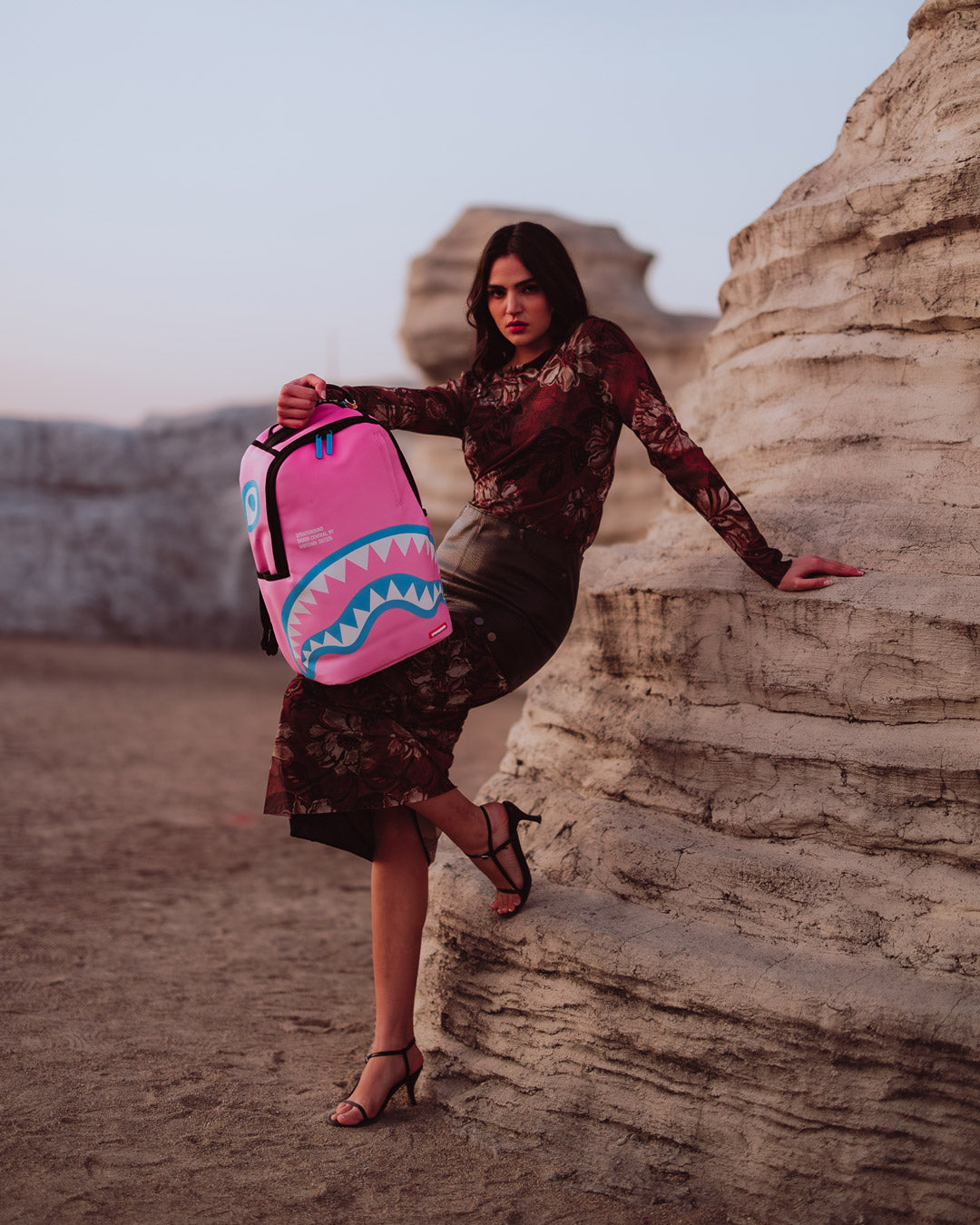 SHARK CENTRAL AMUSEMENT DLXSV BACKPACK