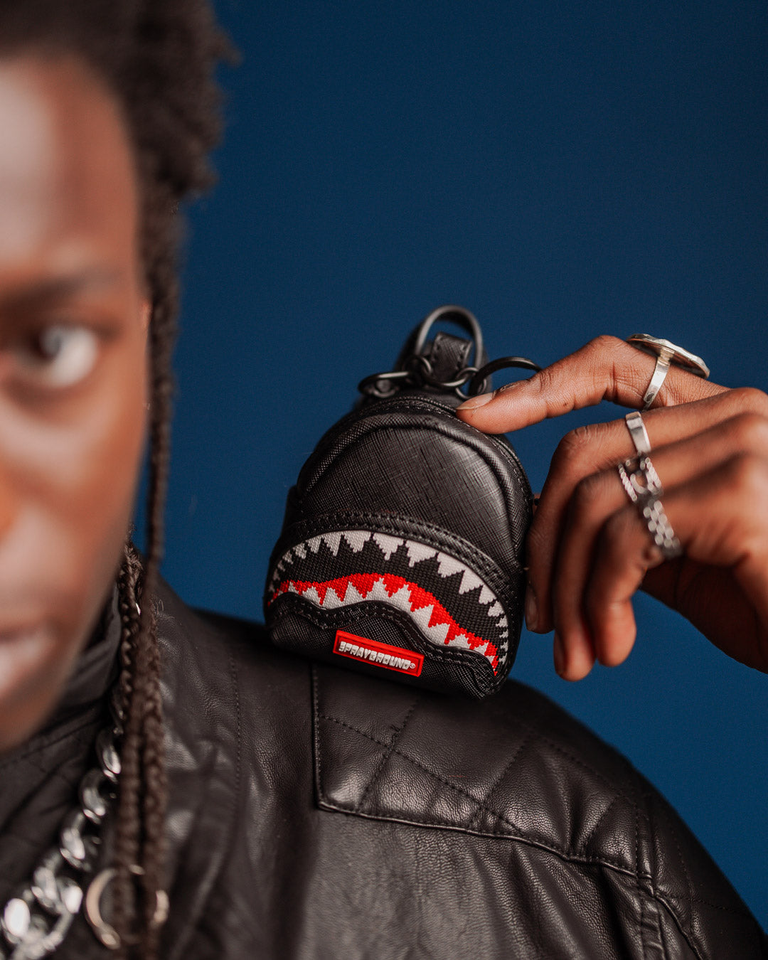 KNIT COMMANDER BACKPACK KEYCHAIN