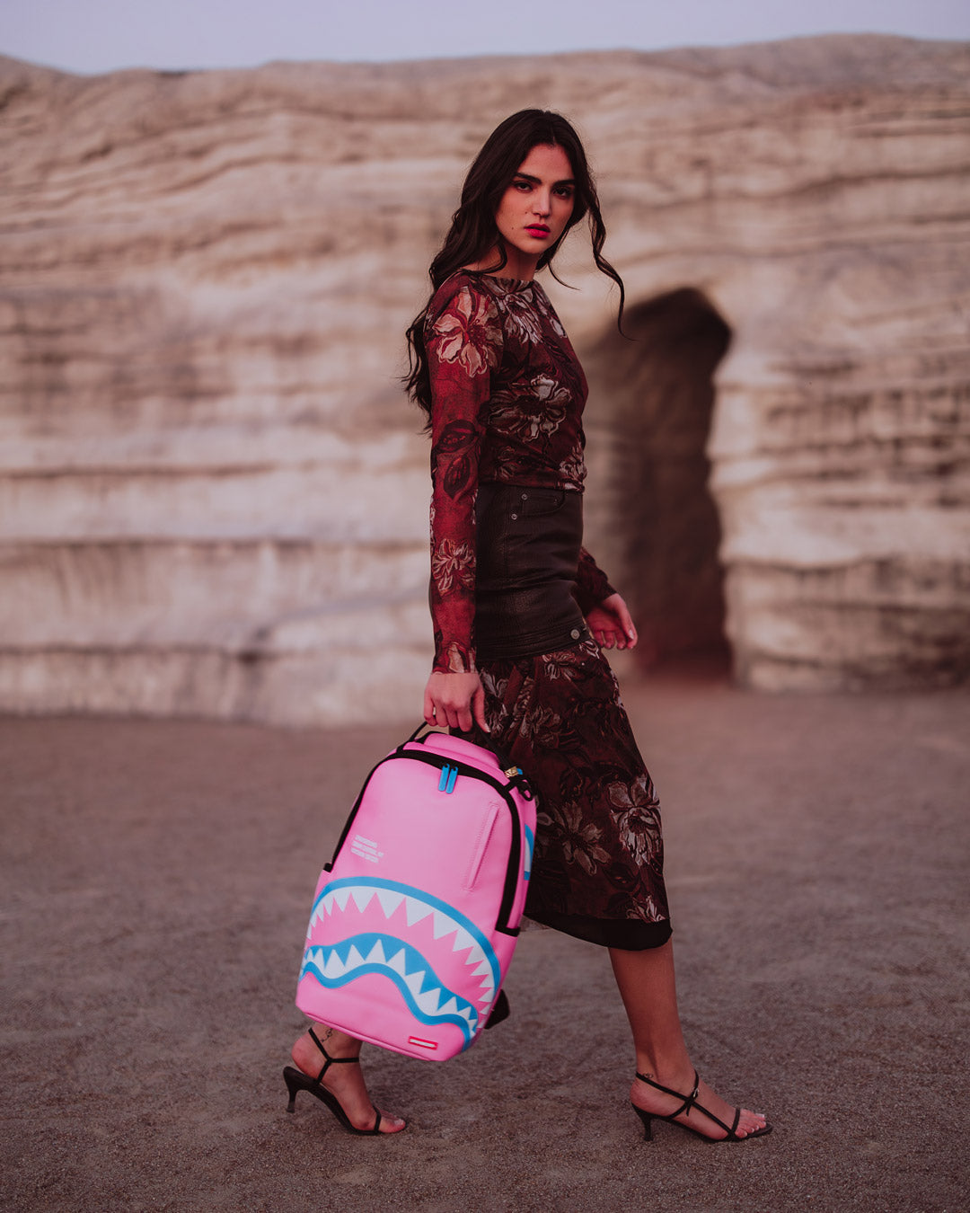SHARK CENTRAL AMUSEMENT DLXSV BACKPACK